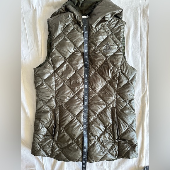 Reversible Gerry Puffer Vest - Picture 12 of 13